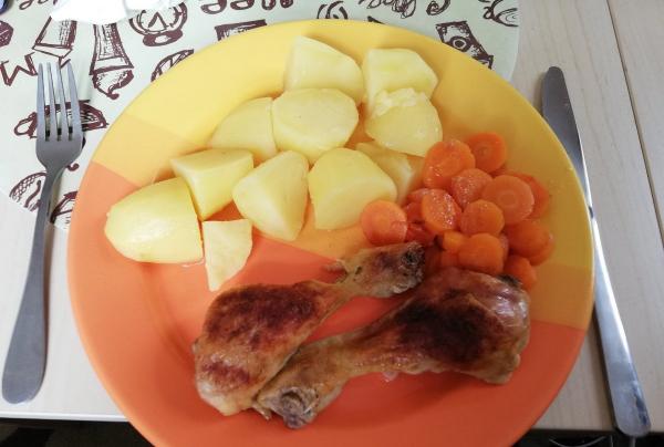 Pečené kuřecí paličky s mrkví